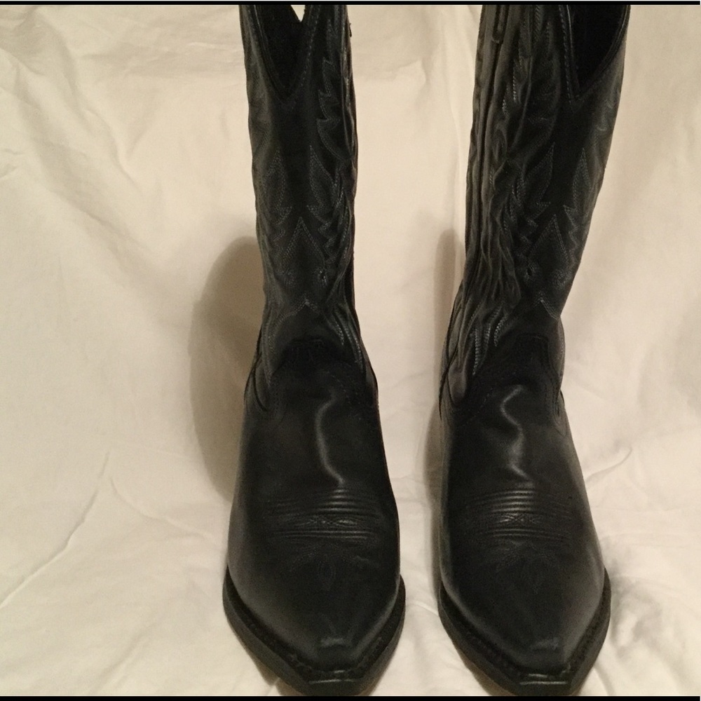 Ladies cowboy boots